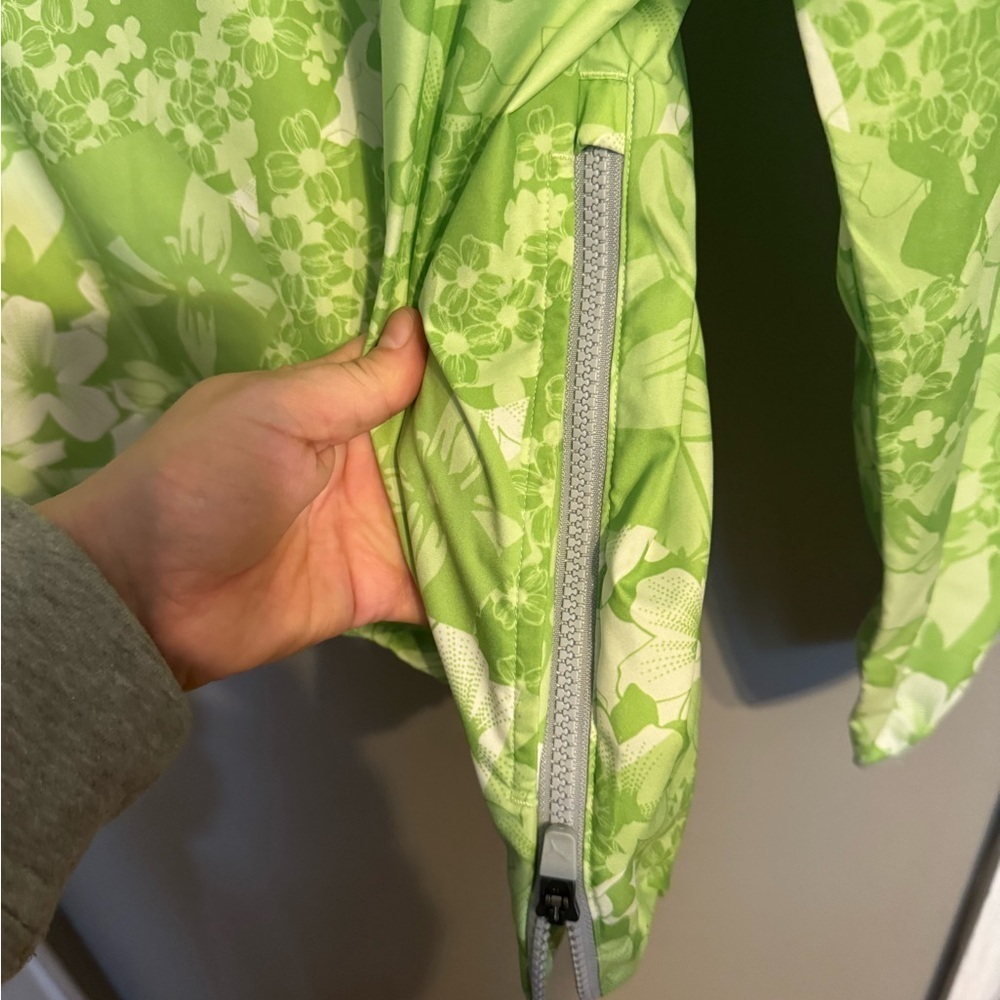 RARE Puma Golf Tournament Lightweight Green & White Floral Jacket - Picture 11 of 14